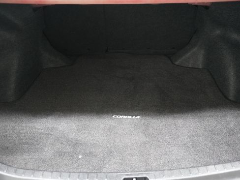 Used 2017 Toyota Corolla LE FWD image 22