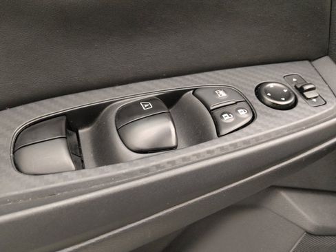 Used 2025 Nissan Sentra SV FWD image 27