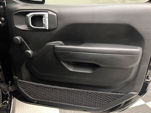 Used 2022 Jeep Wrangler Unlimited Sport AWD/4WD image 16