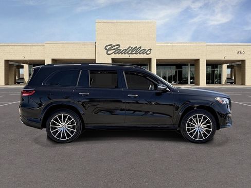 Used 2025 Mercedes-Benz GLS 450 4MATIC image 4