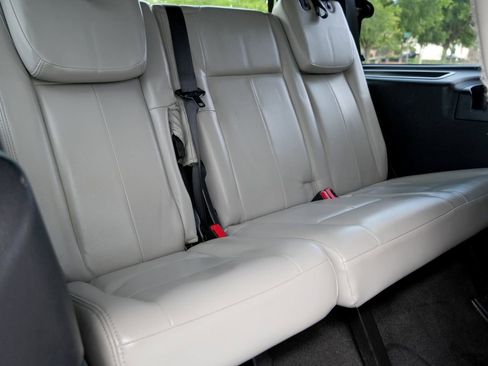 Used 2015 Ford Expedition XLT RWD image 13