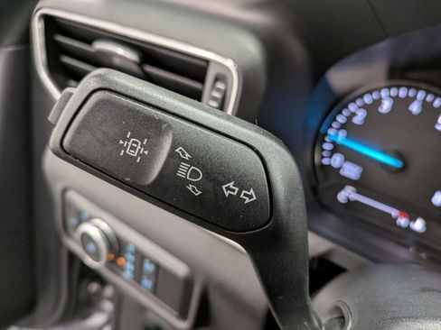 Used 2022 Ford Explorer XLT w/ Equipment Group 202A image 16