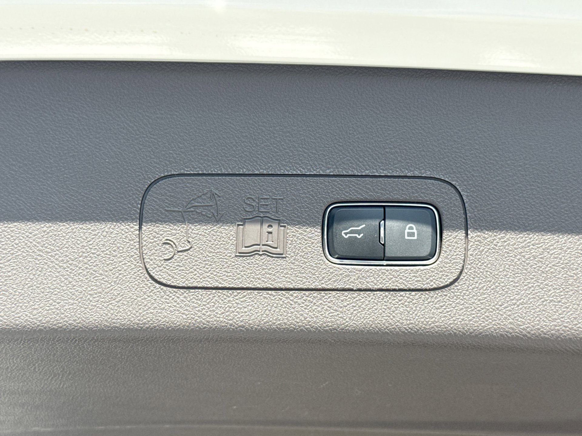 Used 2023 Lincoln Aviator 2WD w/ Premium Package image 10
