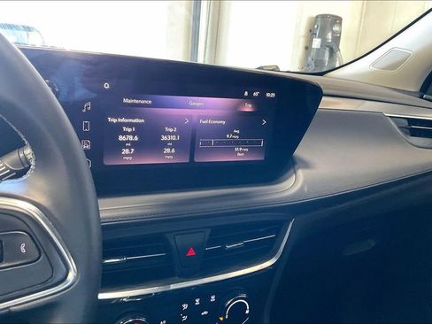 Used 2025 Buick Encore GX Preferred image 10