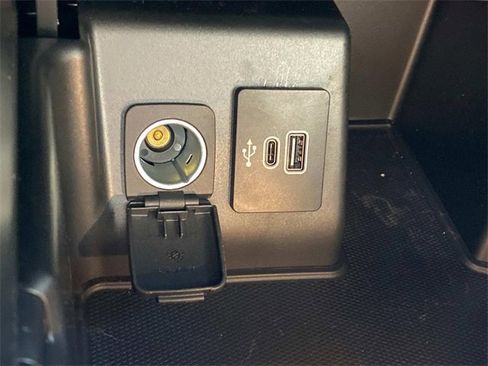 Used 2025 Ford Explorer ST image 29