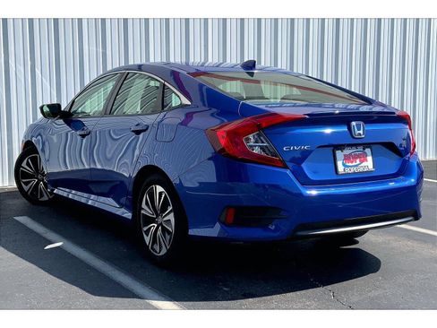 Used 2018 Honda Civic EX-T image 9