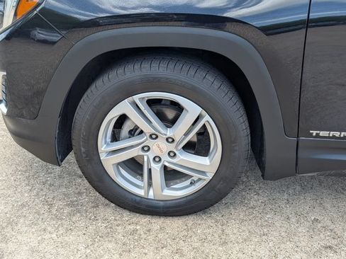Used 2018 GMC Terrain SLE w/ Driver Convenience Package FWD image 9