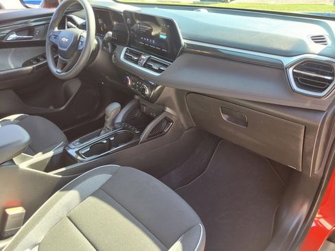 Used 2026 Chevrolet TrailBlazer LT AWD/4WD image 8