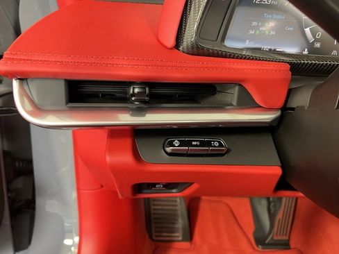 New 2025 Chevrolet Corvette Stingray Premium Conv w/ Z51 Performance Package image 32