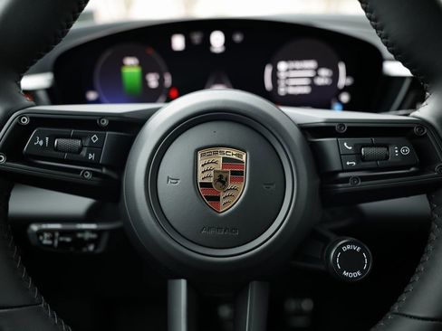 New 2025 Porsche Macan 4S Electric image 27