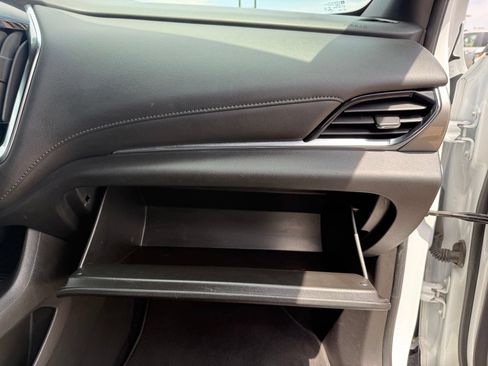 Certified 2023 Chevrolet Traverse LT FWD image 30