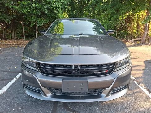 Used 2023 Dodge Charger SXT RWD image 2