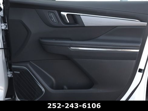 Used 2025 Buick Enclave Preferred image 46