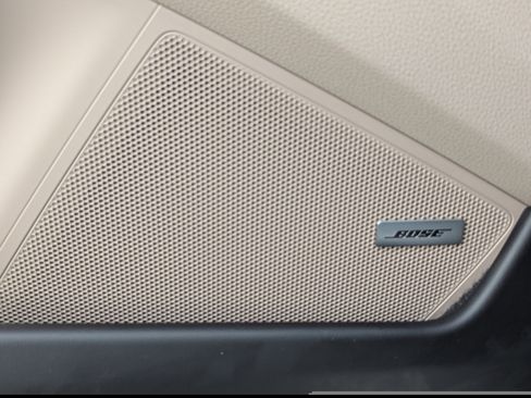 Certified 2025 Porsche 911 Carrera image 17