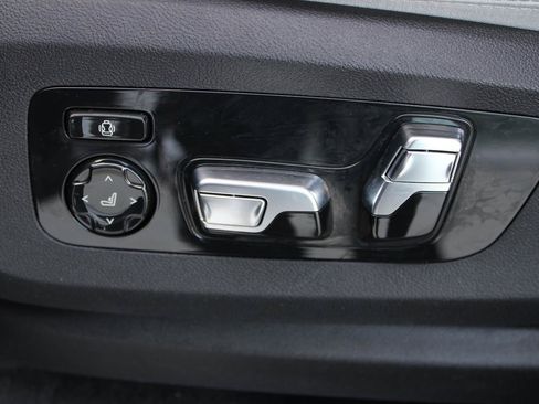 Used 2025 BMW X7 xDrive40i w/ M Sport Package AWD/4WD image 43
