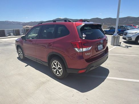 Certified 2023 Subaru Forester Premium AWD/4WD image 7