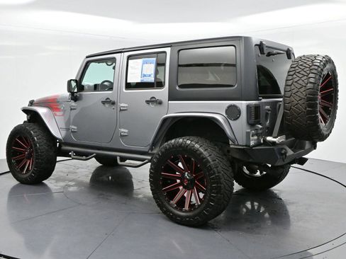 Used 2017 Jeep Wrangler Unlimited Sahara AWD/4WD image 5