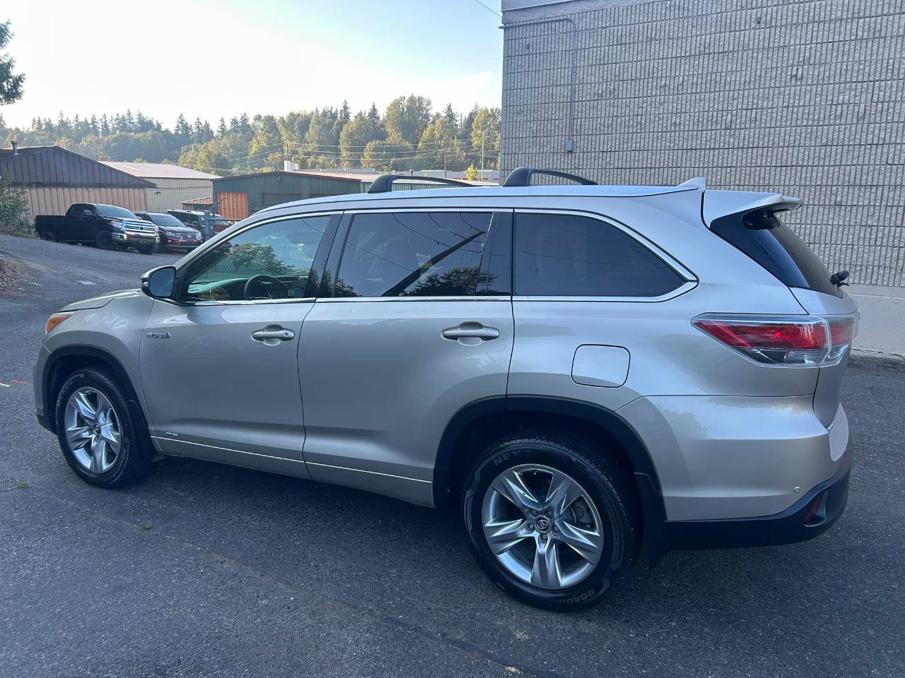 Used 2016 Toyota Highlander Limited AWD/4WD image 7