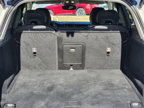 Certified 2022 Volvo XC60 B5 Momentum image 19