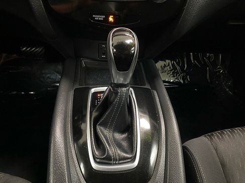 Used 2017 Nissan Rogue S image 21