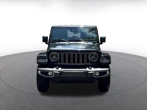 Used 2025 Jeep Wrangler Unlimited Sahara AWD/4WD image 4