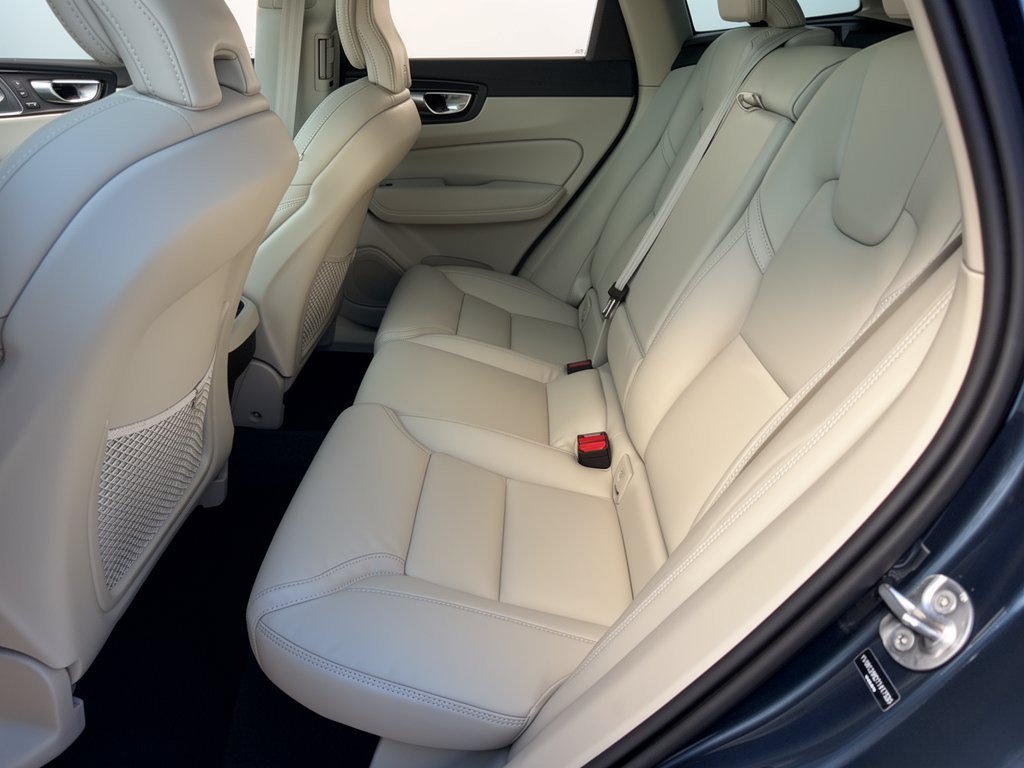 Used 2026 Volvo XC60 B5 Ultra AWD/4WD image 25