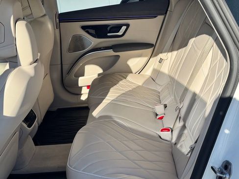 Used 2023 Mercedes-Benz EQS 580 4MATIC Sedan image 9