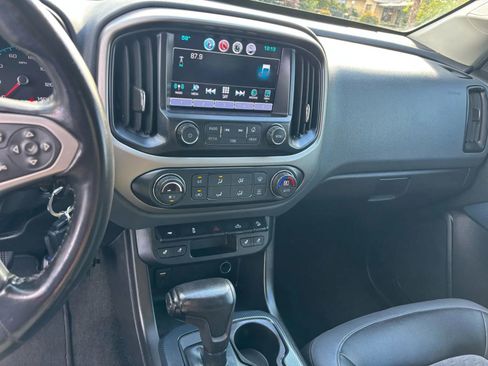 Used 2017 Chevrolet Colorado Z71 image 15