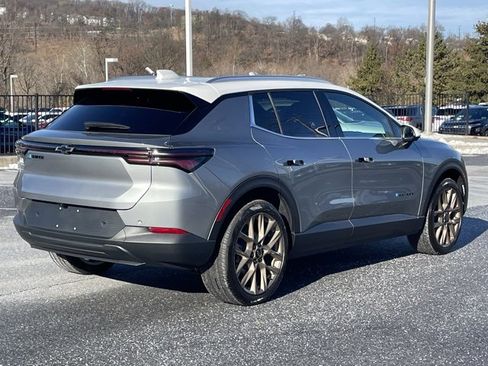 New 2026 Chevrolet Equinox EV LT w/ LPO, Tech Bronze Package image 7