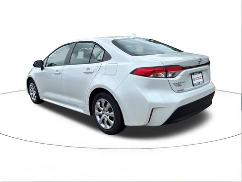 Used 2023 Toyota Corolla LE FWD image 5