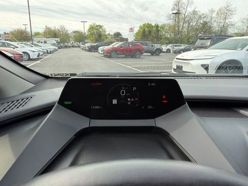 Used 2024 Toyota Prius XLE FWD image 23