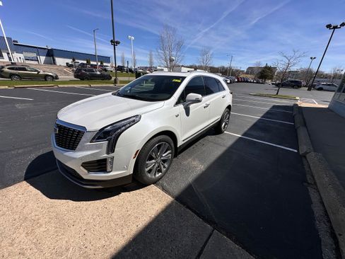 Used 2022 Cadillac XT5 Premium Luxury w/ Platinum Package AWD/4WD image 7