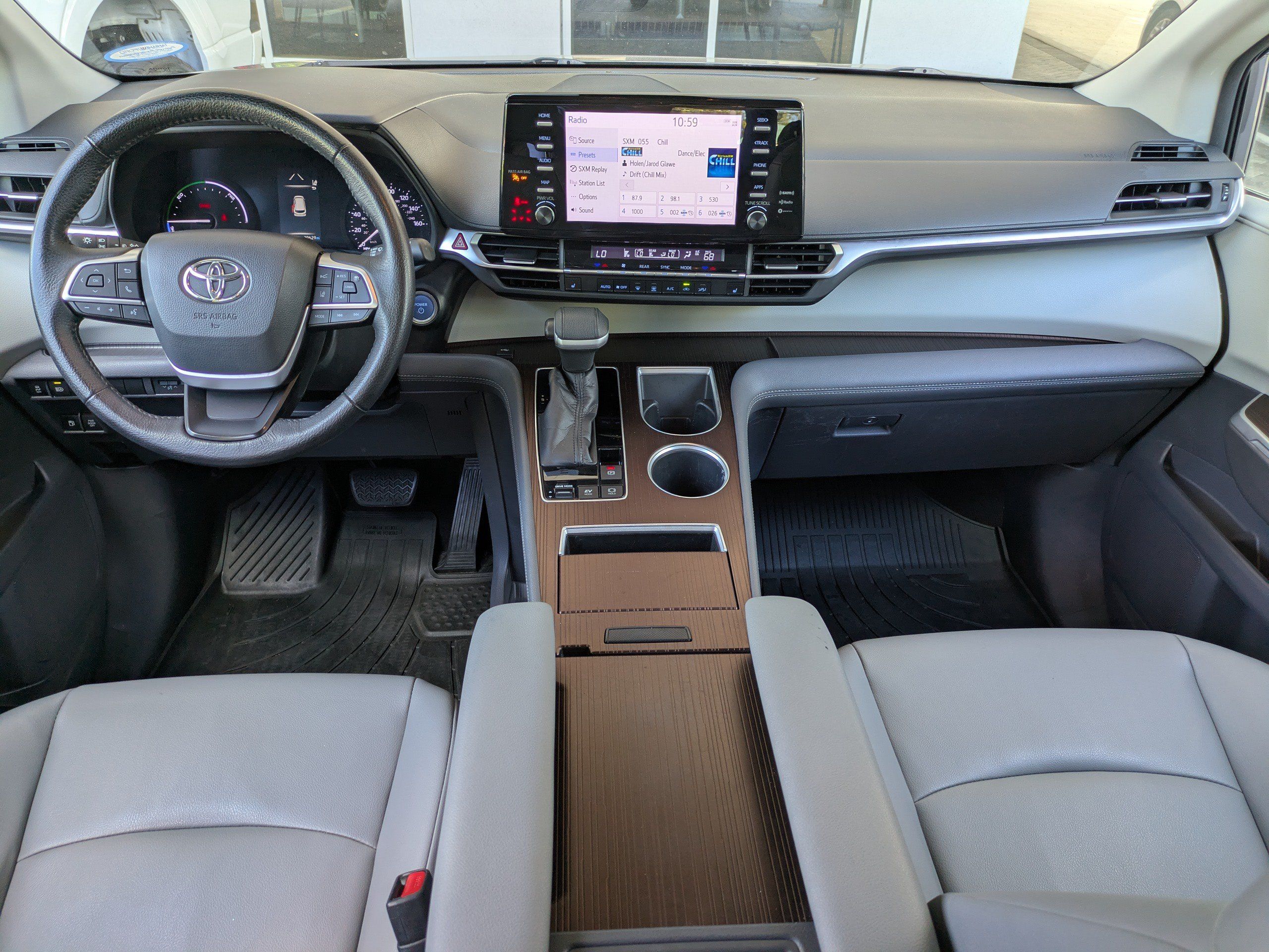 Used 2022 Toyota Sienna XLE AWD/4WD image 17