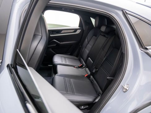 Certified 2024 Porsche Cayenne S image 17