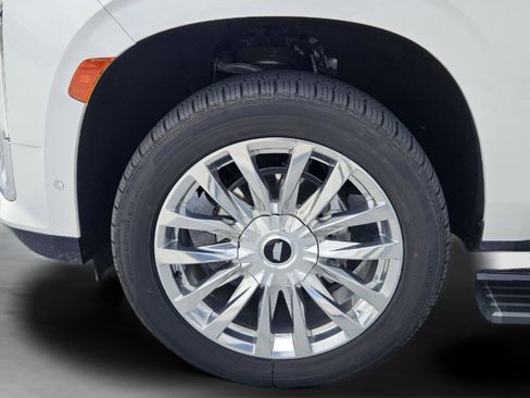 Used 2021 Cadillac Escalade Premium Luxury w/ Driver Assist Tech Package AWD/4WD image 38