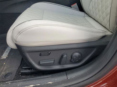 Used 2025 Genesis G70 3.3T Advanced w/ Sport Prestige Package image 15