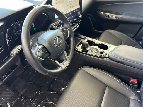 Used 2024 Lexus NX 350h AWD w/ Vision Package image 10