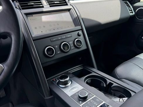 Used 2020 Land Rover Discovery Landmark AWD/4WD image 17