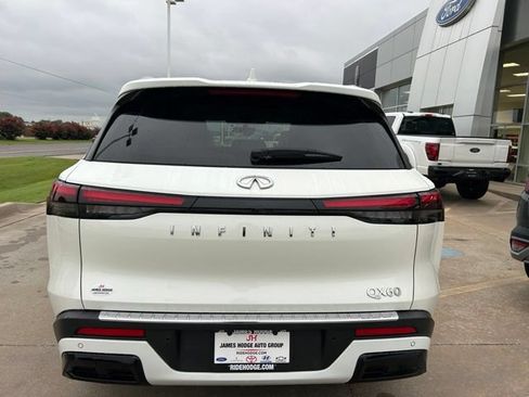 Used 2023 INFINITI QX60 Luxe w/ Cargo Package FWD image 7