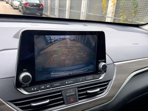 Used 2024 Nissan Altima 2.5 SV image 26