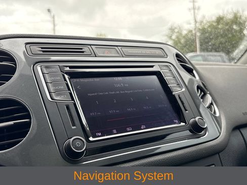 Used 2017 Volkswagen Tiguan SEL AWD/4WD image 14