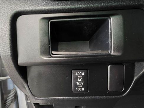Used 2017 Toyota Tacoma SR5 RWD image 17