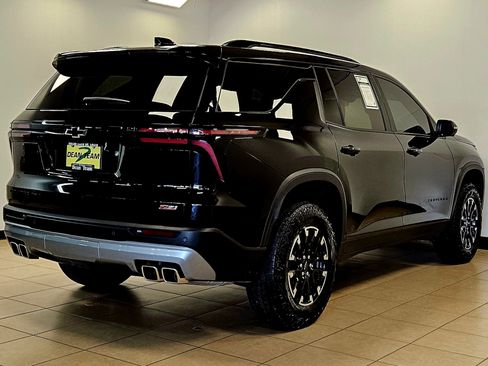 Used 2025 Chevrolet Traverse Z71 w/ Driver Confidence Package AWD/4WD image 3