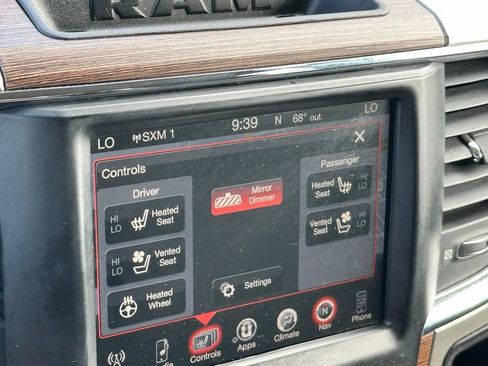 Used 2013 RAM 1500 Laramie w/ Convenience Group image 12