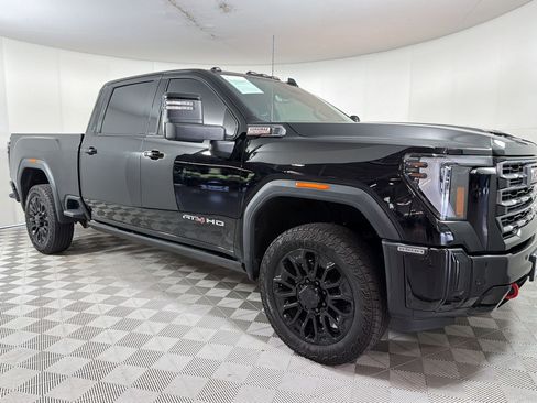 Used 2025 GMC Sierra 2500 AT4 w/ AT4 Premium Plus Package AWD/4WD image 7