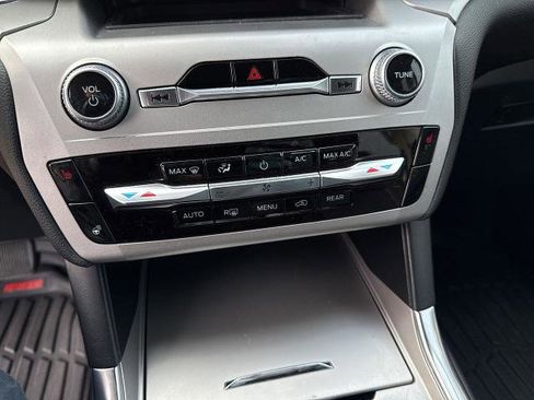 Certified 2022 Ford Explorer XLT w/ Equipment Group 202A image 24