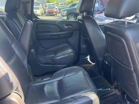 Used 2011 Cadillac Escalade ESV Luxury AWD/4WD image 15