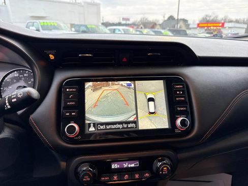 Used 2021 Nissan Kicks SR image 16