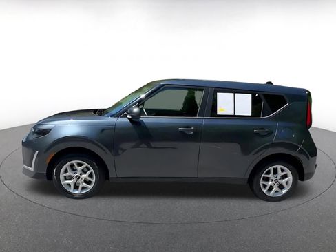 Used 2025 Kia Soul LX w/ LX Technology Package image 9