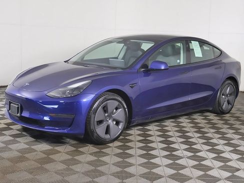 Used 2023 Tesla Model 3 Standard Range RWD image 12